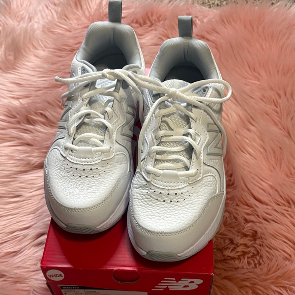New Balance 857 White Athletic Training Shoes, Size 8 Wide - Picture 8 of 12